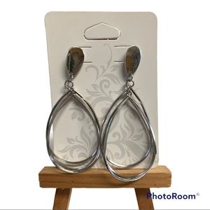 Costume jewelry Hanging earrings